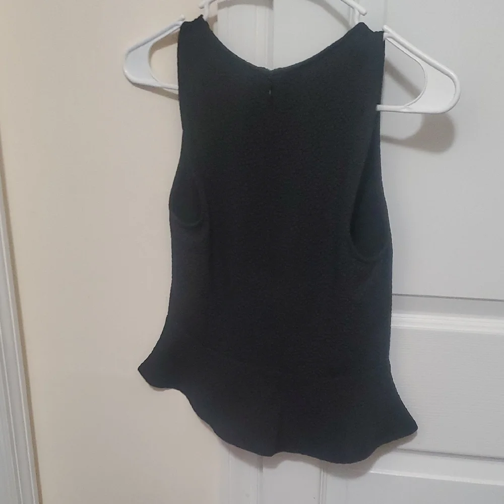 Express Black Sleeveless Peplum Blouse - Picture 3 of 3